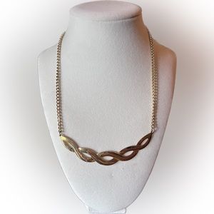 Vintage Sarah Coventry Goldtone Necklace